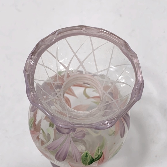 Hand painted floral vase - Picture 8 of 12